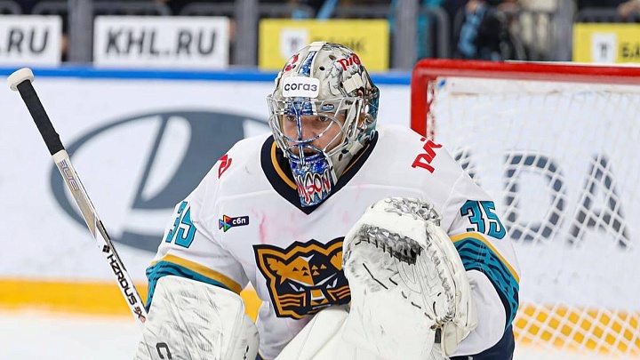 Голкипер "Сочи" Самсонов не поехал в Астану на матч с "Барысом"