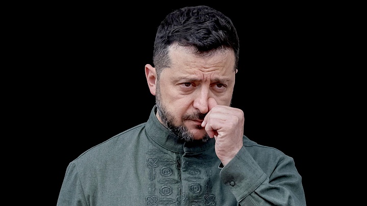 Захарова указала на единственный способ Зеленского сохранить власть
