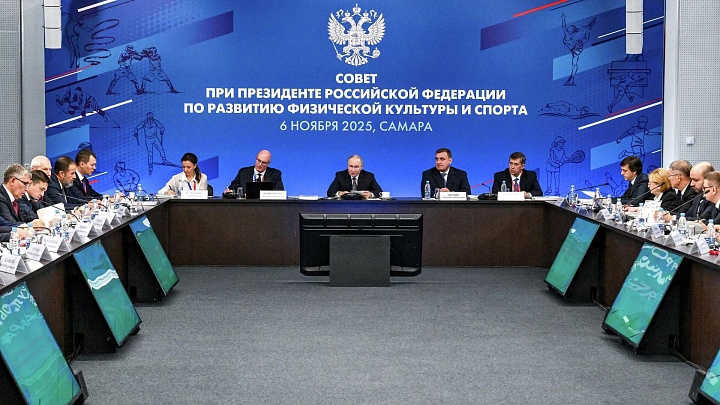 Путин поддержал идею учитывать квалификацию тренеров в новых регионах