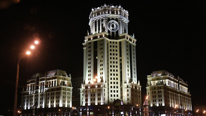 Из ТЦ "Павелецкая Плаза" в Москве эвакуируют посетителей
