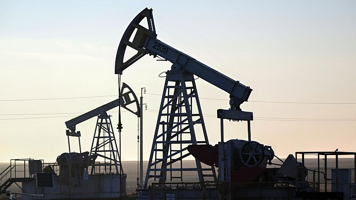 Brent подорожала выше 93 долларов за баррель