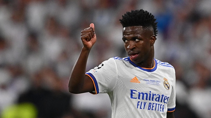 Винисиус может покинуть "Реал", если ему не увеличат зарплату, пишут СМИ